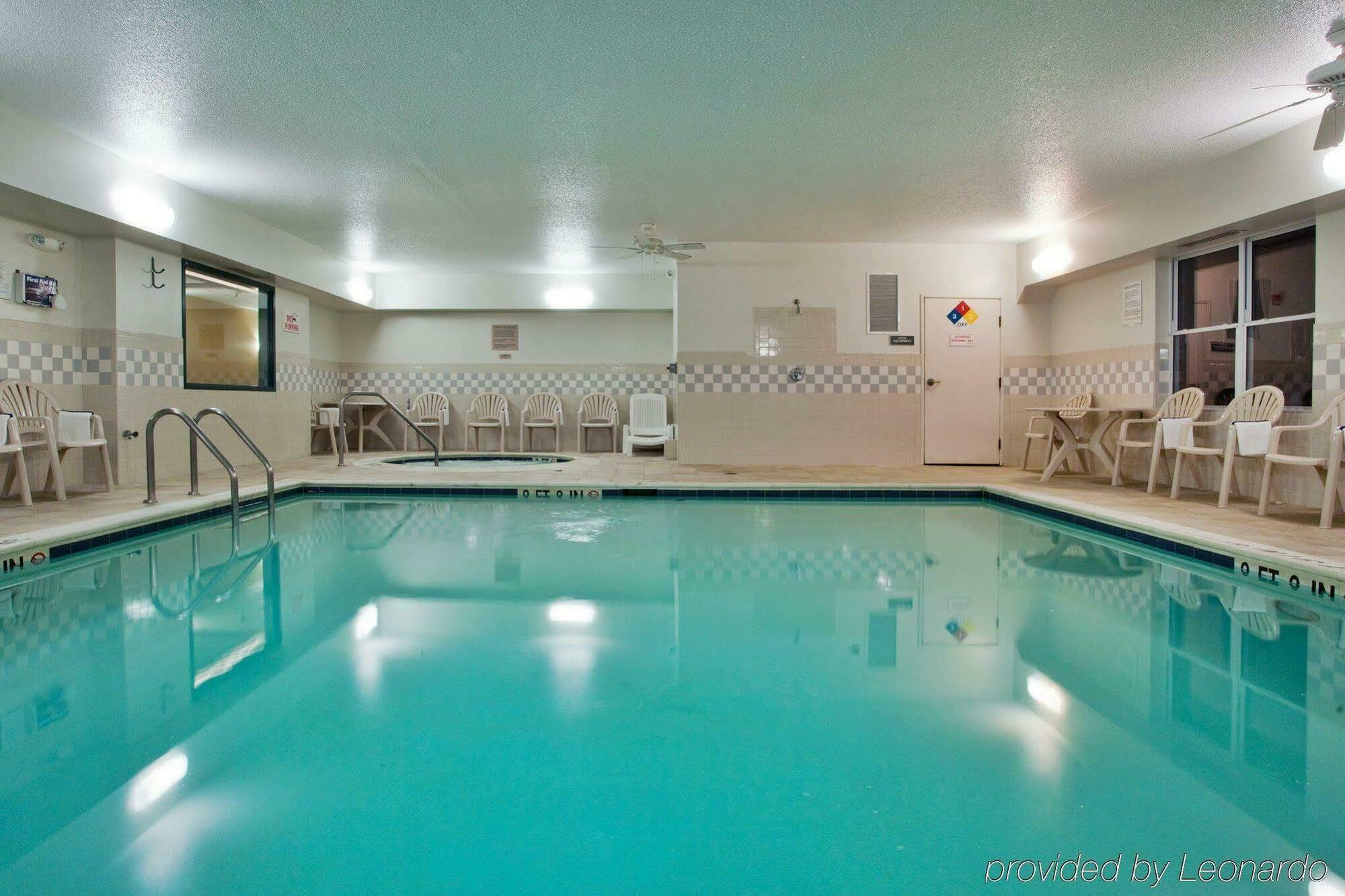 Country Inn & Suites By Radisson, Washington, Dc East - Capitol Heights, Md Dış mekan fotoğraf